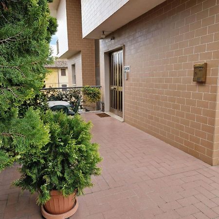 Affittacamere Via Carducci Gubbio Esterno foto