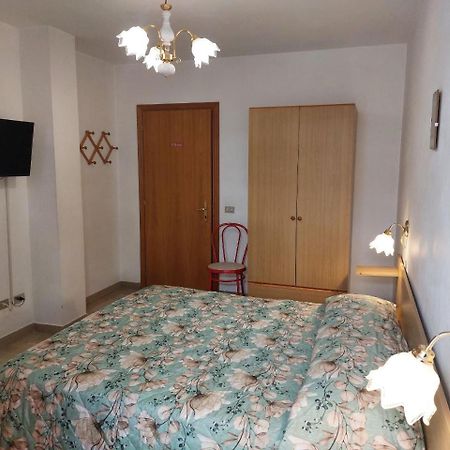 Affittacamere Via Carducci Gubbio Esterno foto