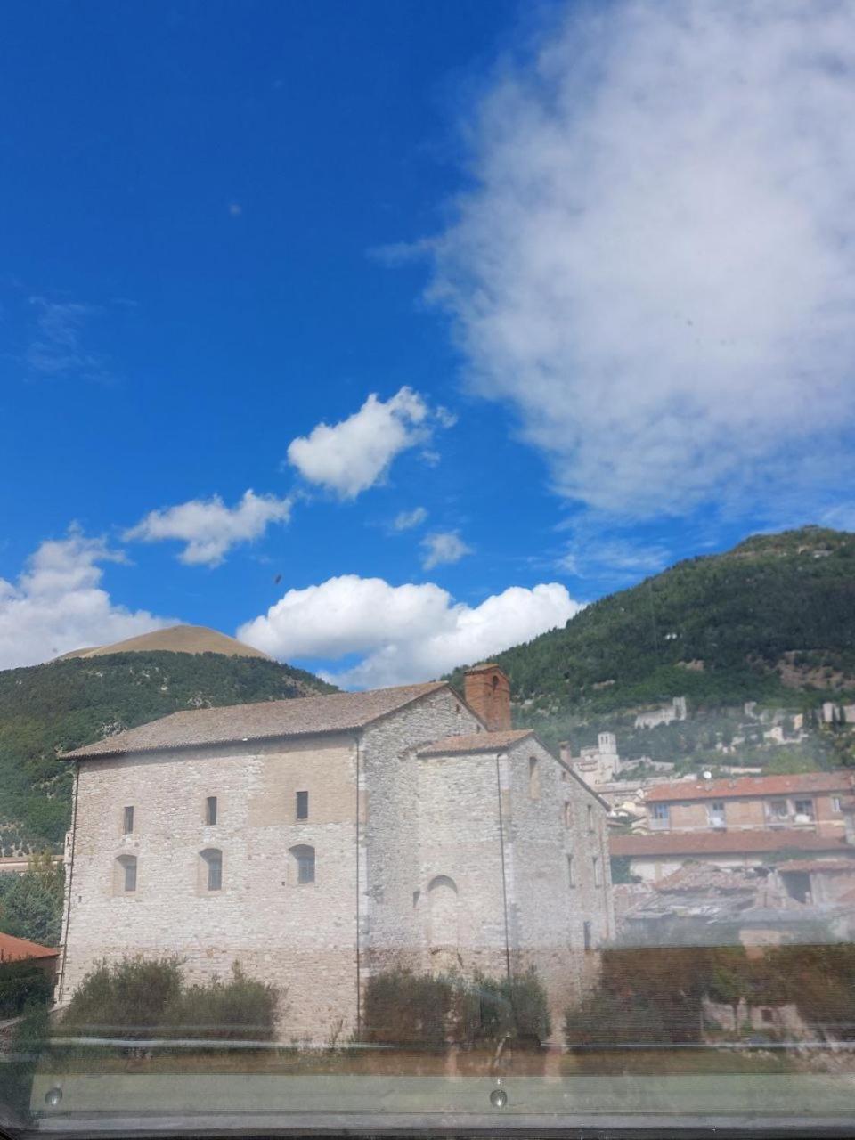 Affittacamere Via Carducci Gubbio Esterno foto